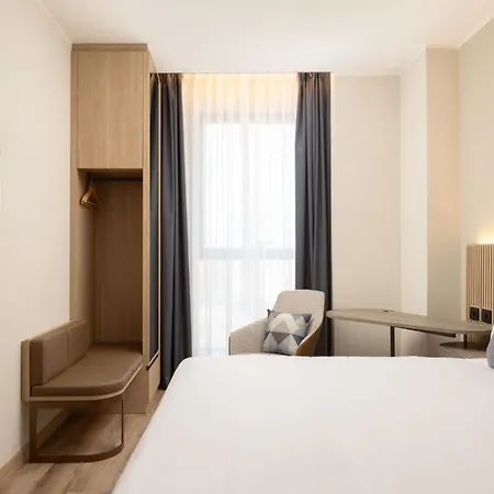 Courtyard By Marriott Linate Hotel