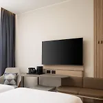 Courtyard By Marriott Linate מלון 4*